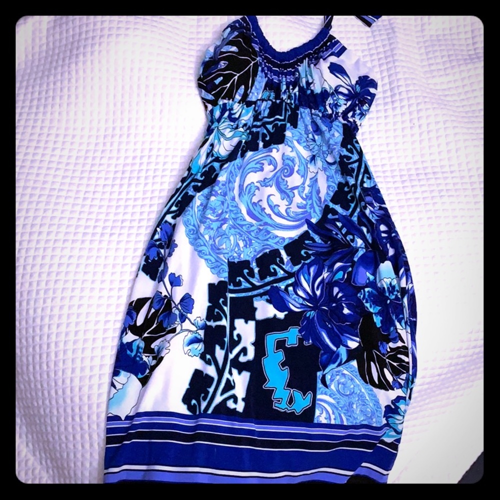 Beautiful mini dress by Cache